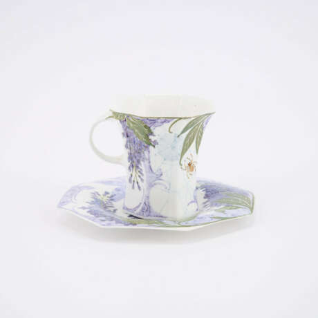 PORCELAIN CUP AND SAUCER WITH SPIDER AND PURPLE LILAC - photo 3