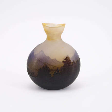 SMALL GLASS VASE WITH ALPINE LANDSCAPE - photo 3