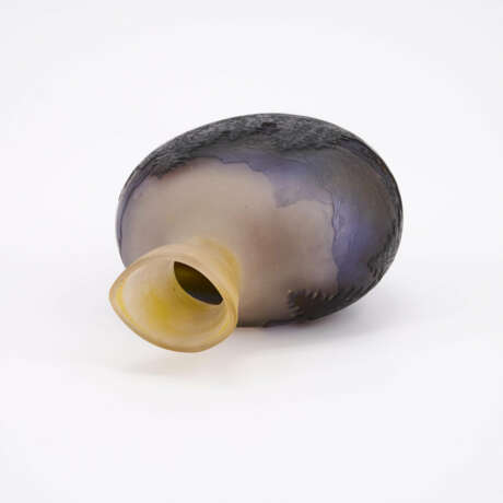 SMALL GLASS VASE WITH ALPINE LANDSCAPE - photo 6