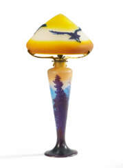 LARGE GLASS TABLE LAMP WITH ALPINE LANDSCAPE AND EAGLES