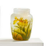 MINIATURE GLASS VASE WITH YELLOW IRIS - photo 2