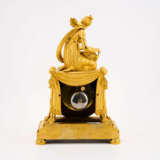 BRONZE CLOCK WITH A NEST OF THE GODS OF LOVE - photo 3