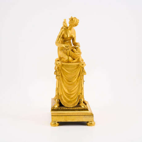 BRONZE CLOCK WITH A NEST OF THE GODS OF LOVE - photo 4