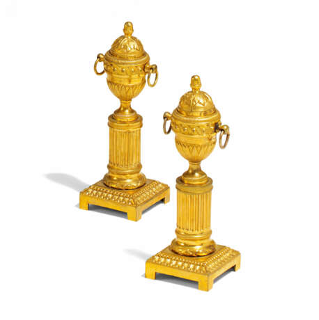 PAIR OF BRONZE CASSOLETTES LOUIS XVI - photo 1