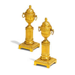 PAIR OF BRONZE CASSOLETTES LOUIS XVI