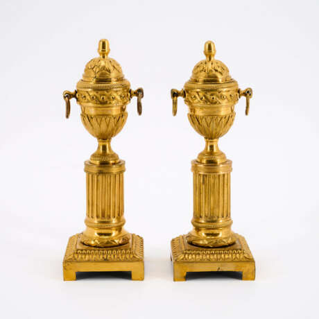 PAIR OF BRONZE CASSOLETTES LOUIS XVI - photo 5