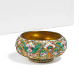 ROUND SILVER SALT BOWL WITH ROSE-COLOURED BLOSSOMS - photo 1