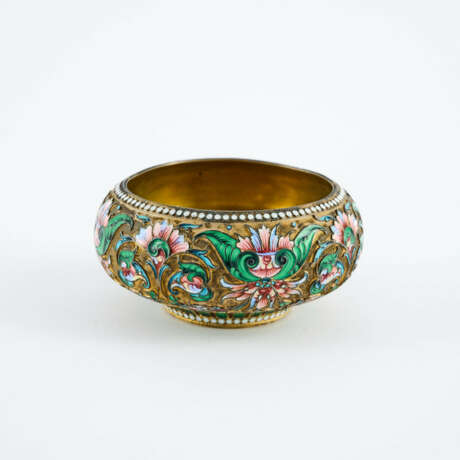 ROUND SILVER SALT BOWL WITH ROSE-COLOURED BLOSSOMS - photo 3