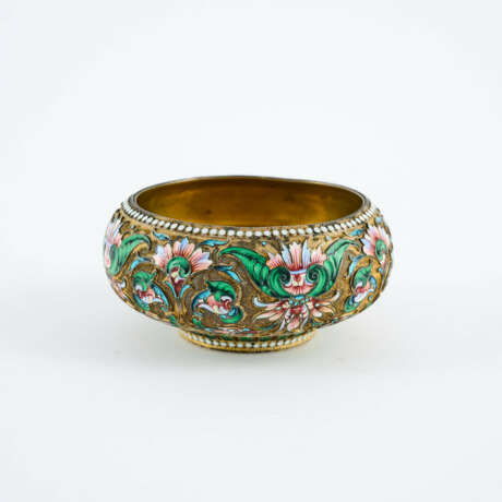 ROUND SILVER SALT BOWL WITH ROSE-COLOURED BLOSSOMS - photo 4