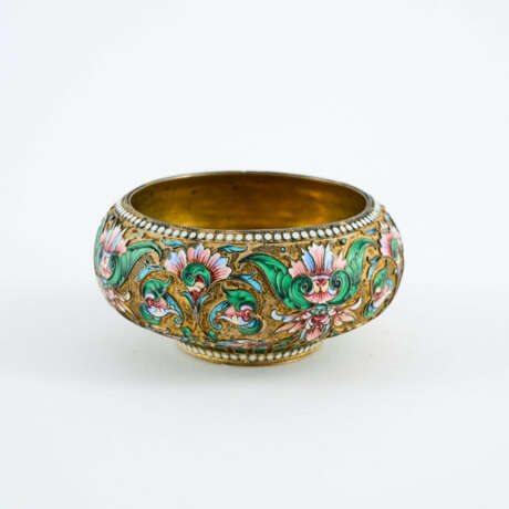 ROUND SILVER SALT BOWL WITH ROSE-COLOURED BLOSSOMS - photo 5