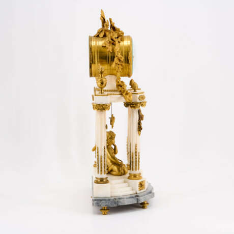 MAGNIFICENT MARBLE CLOCK WITH TEMPLE ARCHITECTURE AND CUPID - photo 4