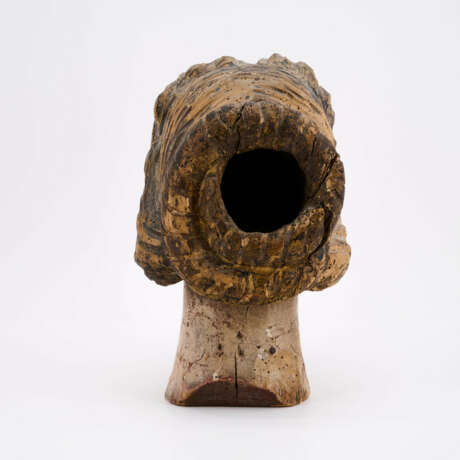 WOODEN HEAD OF A FIGUREHEAD - photo 3