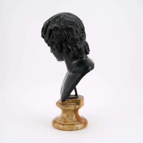 BRONZE BUST OF ANTINOUS - photo 2