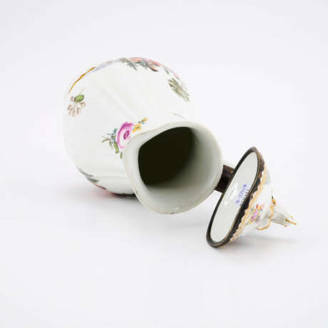 PORCELAIN WASHBASIN SET WITH SCENES AFTER TENIERS - photo 15