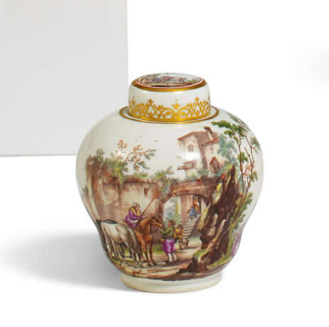 PORCELAIN TEA CADDY WITH RURAL SCENES IN FINEST PAINTING - фото 1