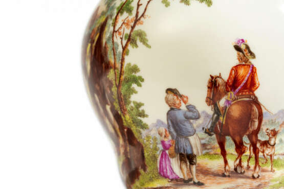 PORCELAIN TEA CADDY WITH RURAL SCENES IN FINEST PAINTING - фото 2