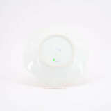 PORCELAIN DINNER PLATE FROM THE SO CALLED "MÖLLENDORFF-SERVICE" - photo 3