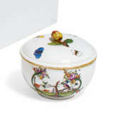 PORCELAIN SUGAR BOWL WITH FINE LANDSCAPE CARTOUCHES - photo 1