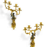 PAIR OF BRONZE APPLIQUES WITH CUPIDS LOUIS XV - photo 1