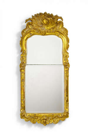 WOODEN MIRROR WITH ROCAILLE CROWNING - photo 1