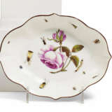SCALLOPED PORCELAIN BOWL WITH ROSE AND OMBRE INSECTS - photo 1
