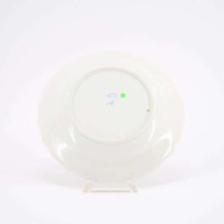 PORCELAIN PLATE WITH MYTHICAL CREATURE IN CRIMSON - photo 2