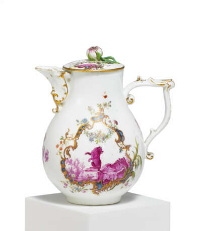 PORCELAIN COFFEE POT WITH FINEST DEPICTION IN PURPLE CAMAIEU - фото 1