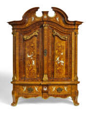 WOODEN MUSEUM CUPBOARD WITH HUNTING SCENE