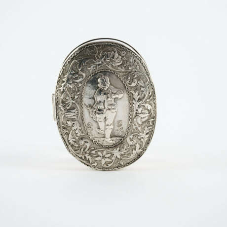 SILVER OVAL BOX WITH MUSICIAN AND SEA GOD ON HIPPOCAMPUS - photo 8