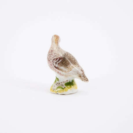 THREE MINIATURE PORCELAIN BIRDS - фото 14