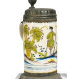 LARGE "WALZENKRUG" TANKARD WITH HUNTER - photo 1