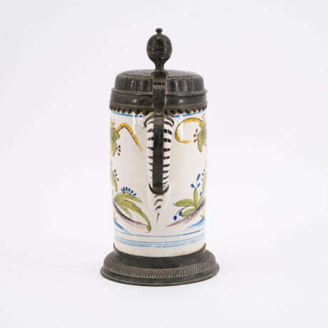 LARGE "WALZENKRUG" TANKARD WITH HUNTER - photo 3