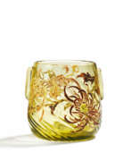 Glasmanufaktur Émile Gallé. Kleine Vase mit Chrysanthemen