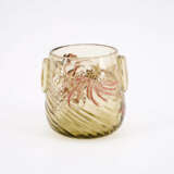 SMALL GLASS VASE WITH CHRYSANTHEMUMS - photo 3
