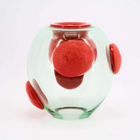 GLASS VASE "BUTTONS" - фото 3
