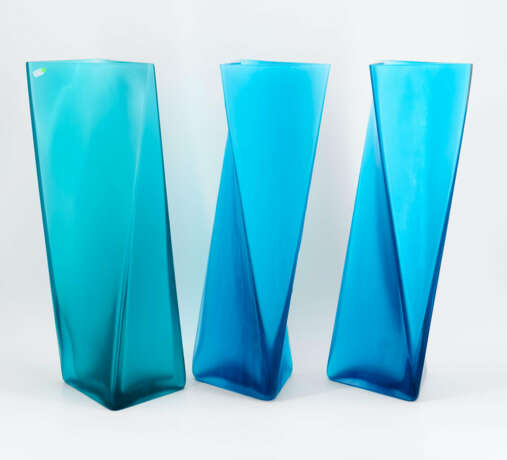 THREE LARGE GLASS VASES "ROSETTA, GHIACCIO, VELATO" - photo 10