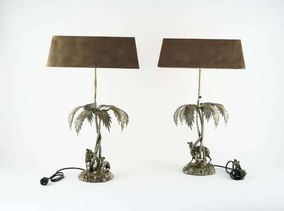 PAIR OF UNIQUE METAL TABLE LAMPS WITH PALM TREES AND GREYHOUNDS - photo 2