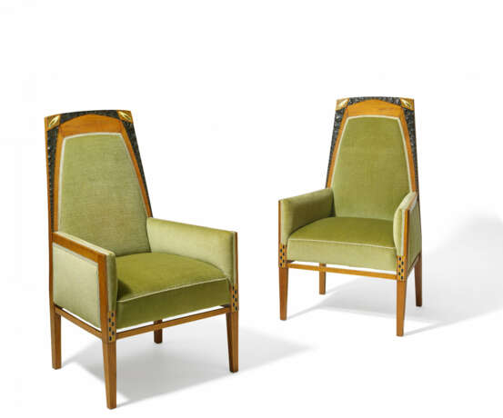 WOODEN PAIR OF ARMCHAIRS - photo 1