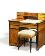 Produktkatalog. Schreibtisch mit Hocker