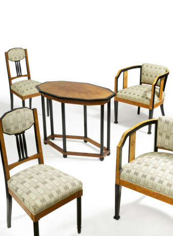 WOODEN OVAL TABLE WITH TWO CHAIRS AND TWO ARMCHAIRS - photo 1