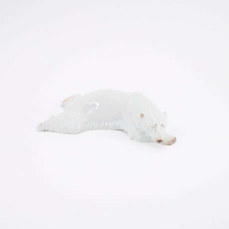 PORCELAIN FIGURINE OF A SLEEPING POLAR BEAR - photo 1