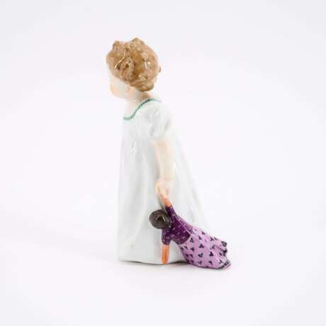 PORCELAIN FIGURINE OF A GIRL WITH PUPPET - photo 2