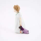 PORCELAIN FIGURINE OF A GIRL WITH PUPPET - photo 2