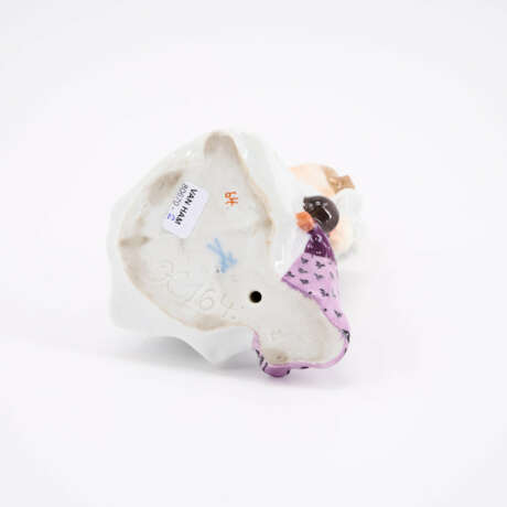 PORCELAIN FIGURINE OF A GIRL WITH PUPPET - photo 6