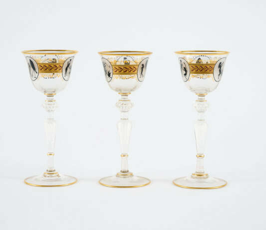 SEQUENCE OF TWELVE STEMWARE GLASSES WITH SHADOW CRACKLE DEPICTIONS - photo 3