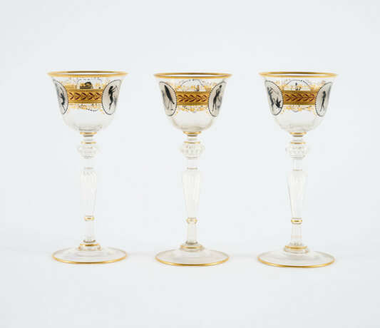 SEQUENCE OF TWELVE STEMWARE GLASSES WITH SHADOW CRACKLE DEPICTIONS - photo 5