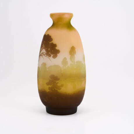 LARGE GLASS VASE WITH LAKE LANDSCAPE IN EVENING LIGHT - photo 3