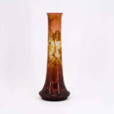 LARGE GLASS VASE WITH WINE TENDRILS - photo 2