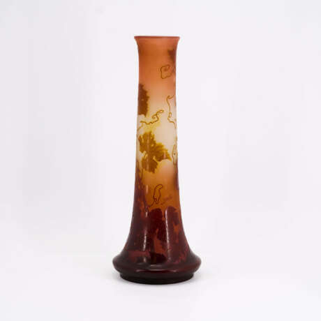 LARGE GLASS VASE WITH WINE TENDRILS - photo 3