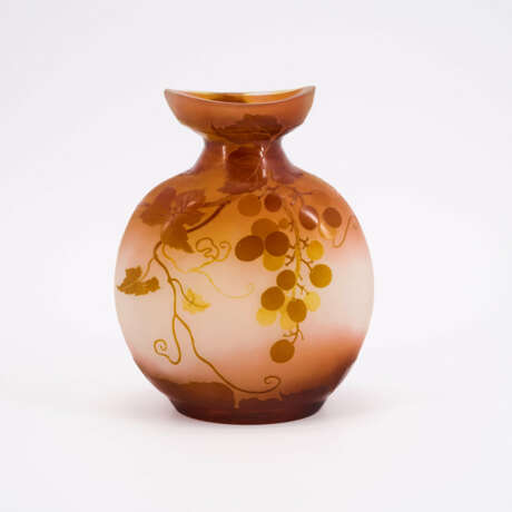 GLASS VASE WITH VINES - photo 3